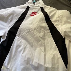 VINTAGE* 90'S NIKE WINDREAKER SIZE M!! STAINED. OTHERWISE GREAT CLEAN CONDITION!